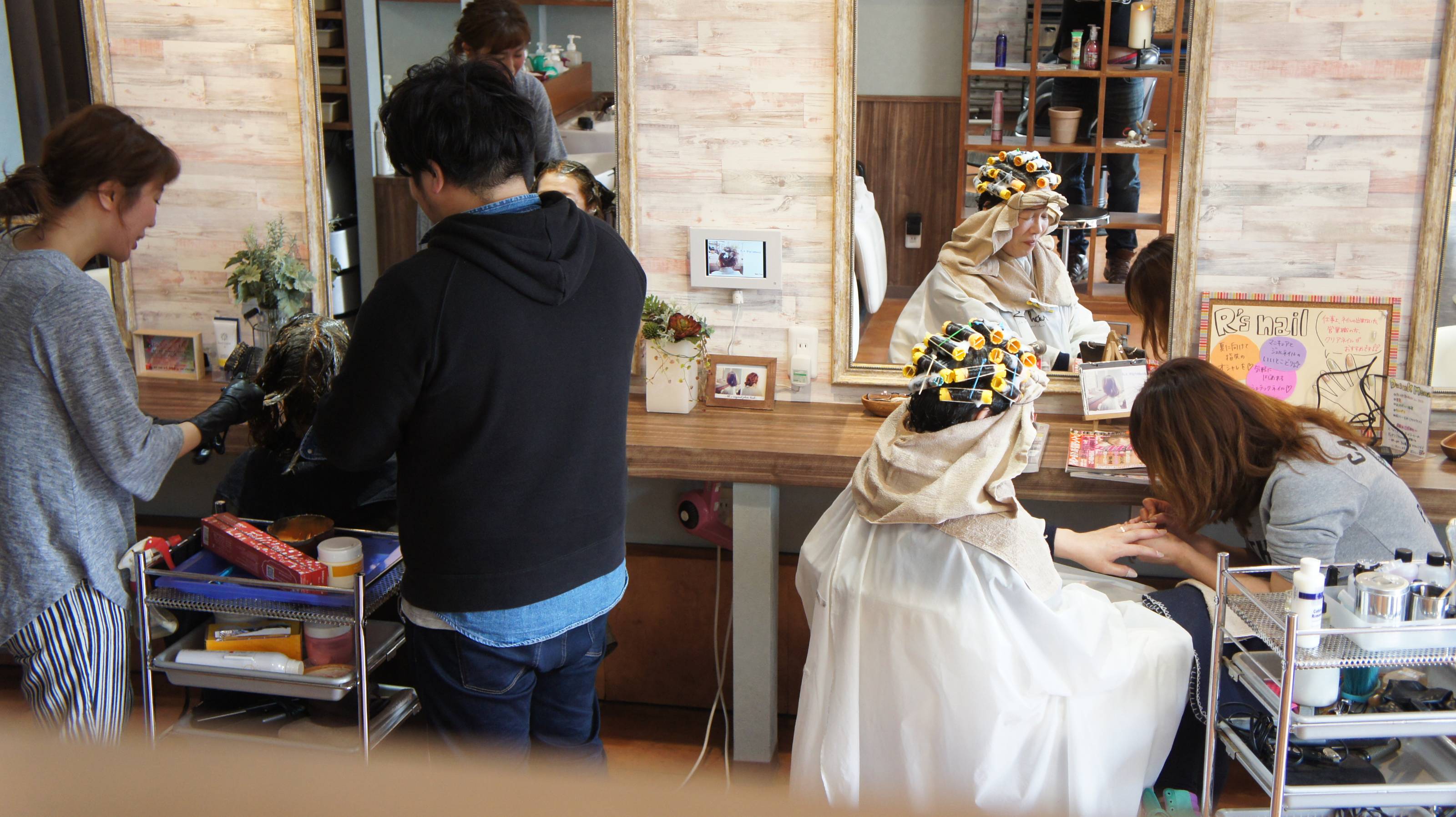 スタイリストの求人情報 北海道 札幌市 厚別区 新札幌駅 Indeed インディード